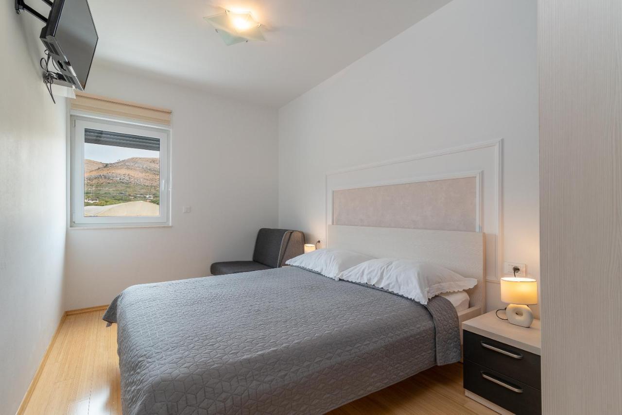 Apartman Lorena Trogir Exteriör bild