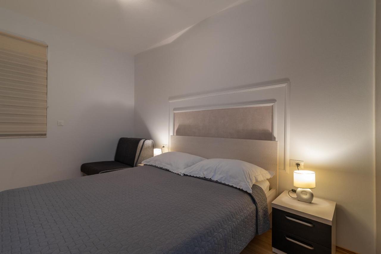 Apartman Lorena Trogir Exteriör bild